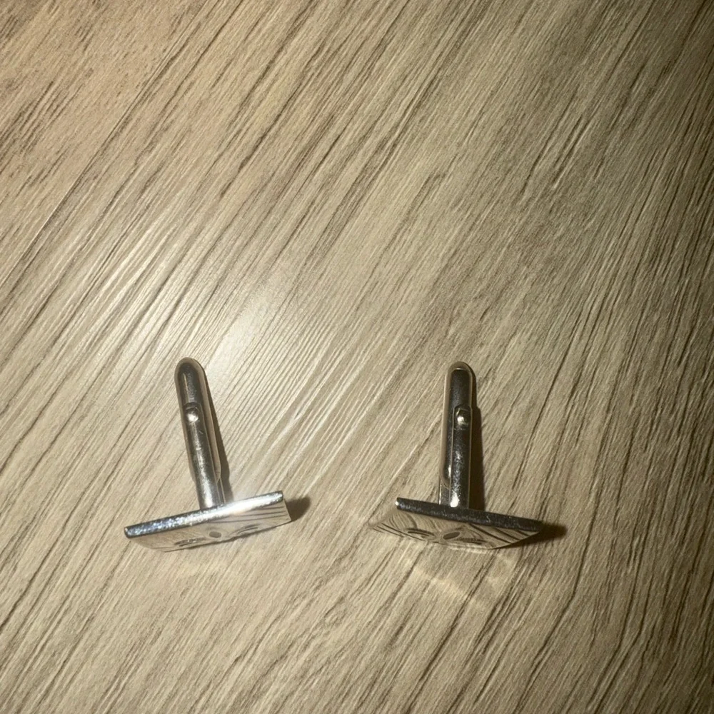 ⭐‎ Silver Fleur-de-Lis Cufflinks⭐